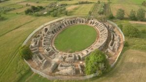 Luni Anfiteatro Romano