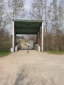 Ponte ciclopedonale di ferro sul Crostolo